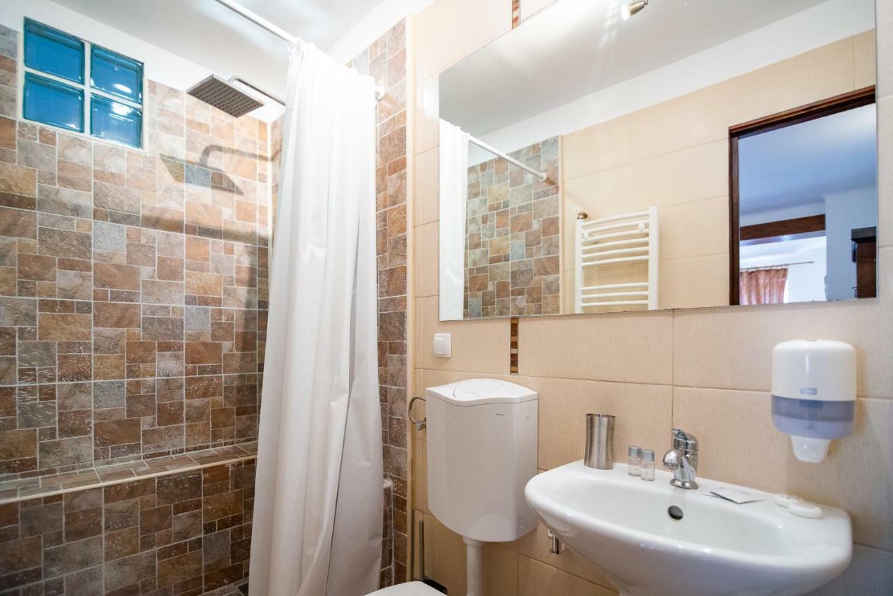 Bed&Wine In The Center Of Oradea Apartment Ngoại thất bức ảnh