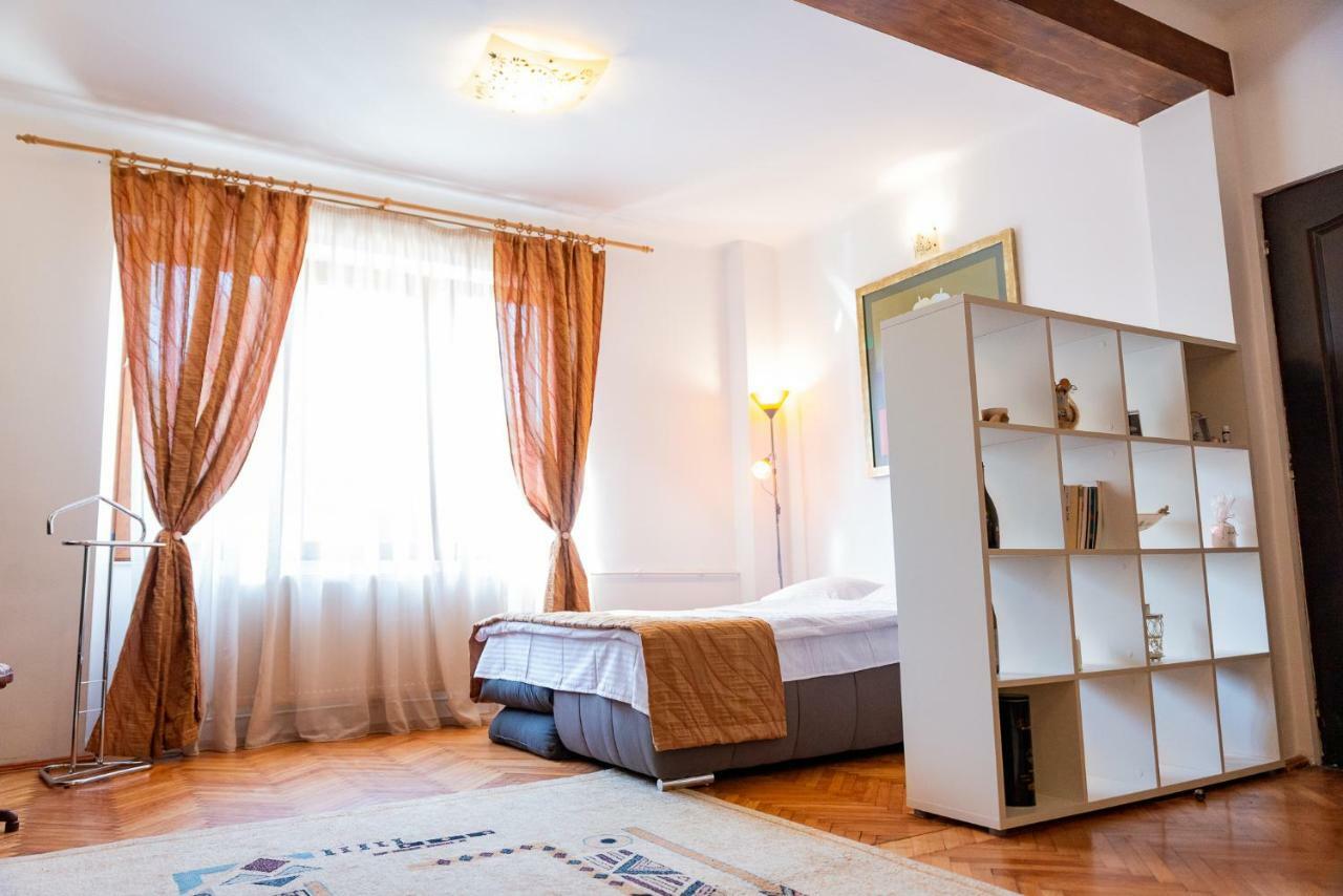 Bed&Wine In The Center Of Oradea Apartment Ngoại thất bức ảnh