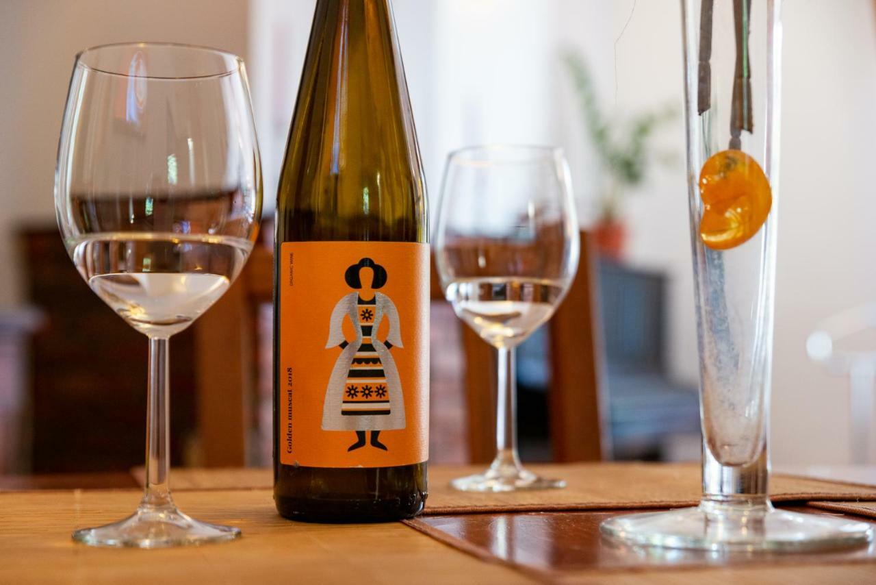 Bed&Wine In The Center Of Oradea Apartment Ngoại thất bức ảnh
