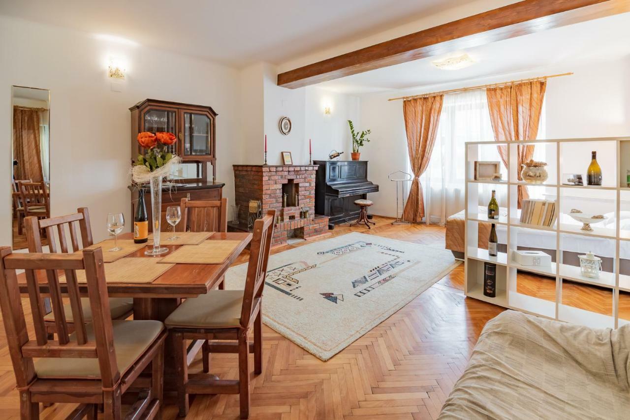 Bed&Wine In The Center Of Oradea Apartment Ngoại thất bức ảnh