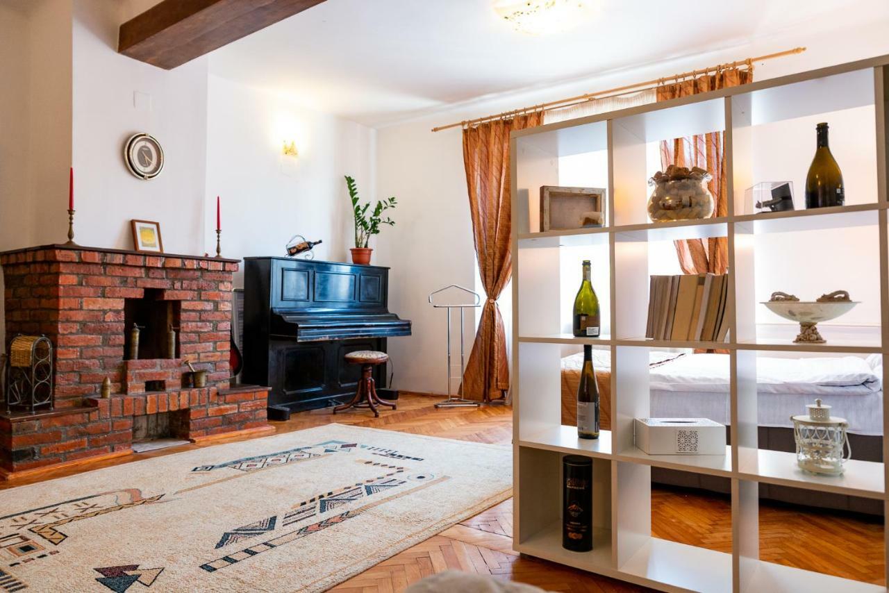 Bed&Wine In The Center Of Oradea Apartment Ngoại thất bức ảnh