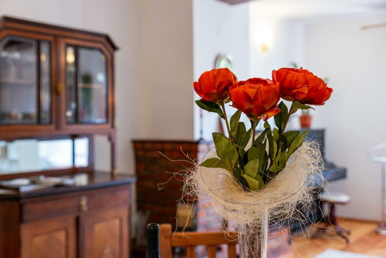 Bed&Wine In The Center Of Oradea Apartment Ngoại thất bức ảnh