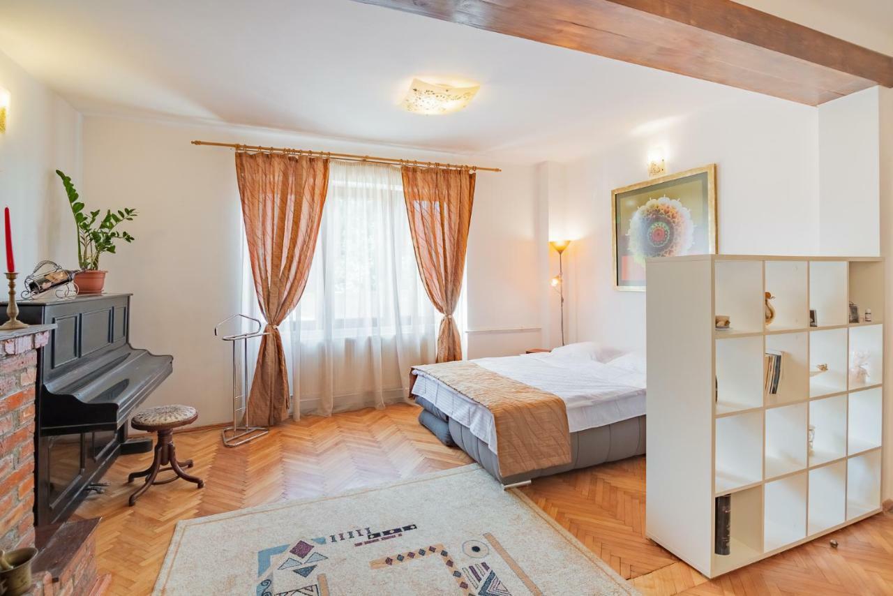 Bed&Wine In The Center Of Oradea Apartment Ngoại thất bức ảnh
