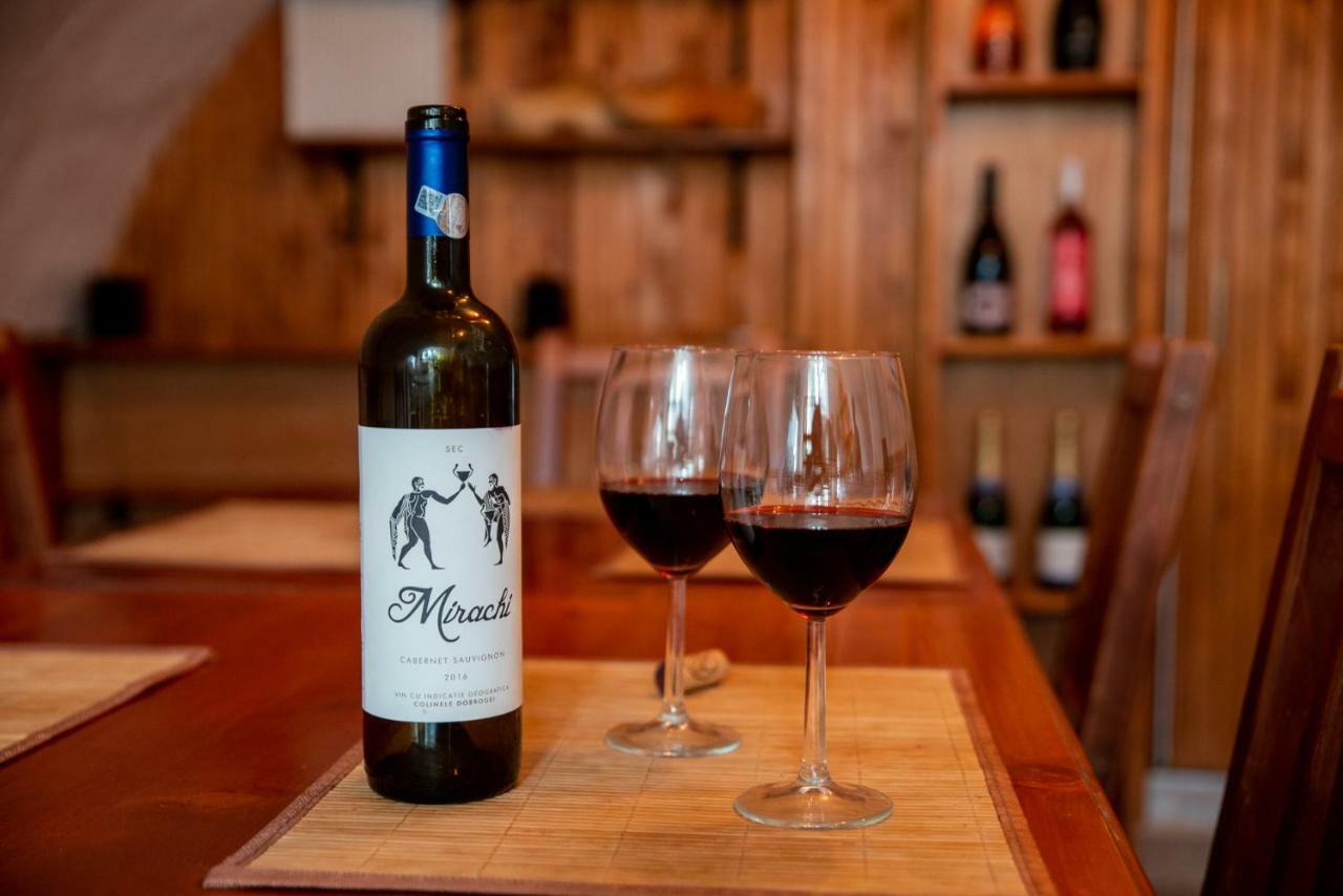 Bed&Wine In The Center Of Oradea Apartment Ngoại thất bức ảnh